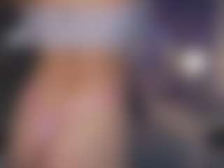 Live cam show with Emma-Vloss - Deepthroat on livesuperchat.net