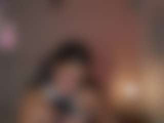 Live cam show with Emma-Vloss - Skinny on StripNow