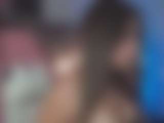 Live cam show with Emma-Vloss - Young Adult on friskycurves.com