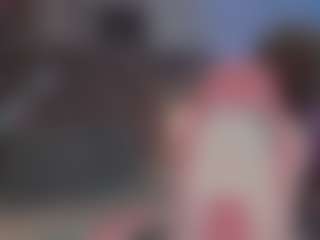Live cam show with Emma-Vloss - Skinny on Nude Live Now