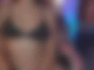 Live cam show with Emma-Vloss - Skinny on TottyGirls
