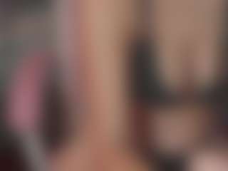 Live cam show with Emma-Vloss - Young Adult on Camsoda