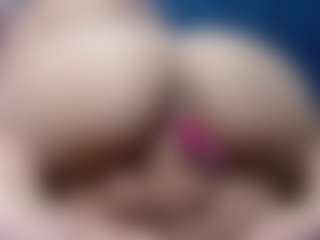 Live cam show with Exotic-wish - Skinny on TottyGirls