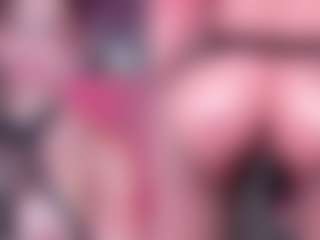 Live cam show with kylie-martins - Skinny White on StripNow | colombia