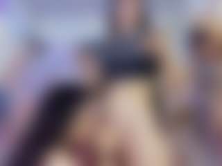 Live cam show with Luna and ALL - Lovense on eurowanks.com