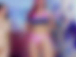 Live cam show with Luna and ALL - Facesitting on Soda Cam