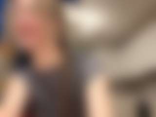 RobbynOkihara's Live Sex Cam Show