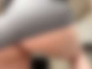 RobbynOkihara's Live Sex Cam Show