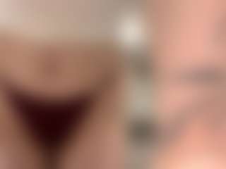 RobbynOkihara's Live Sex Cam Show