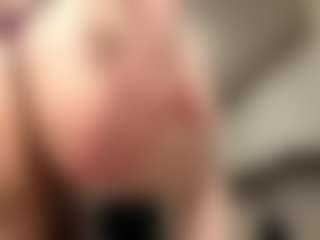 RobbynOkihara's Live Sex Cam Show