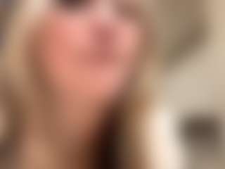 RobbynOkihara's Live Sex Cam Show