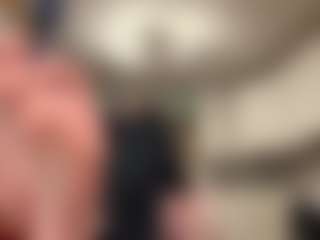RobbynOkihara's Live Sex Cam Show