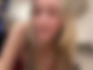 RobbynOkihara's Live Sex Cam Show