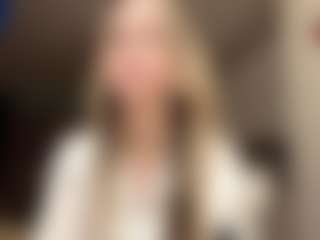 RobbynOkihara's Live Sex Cam Show
