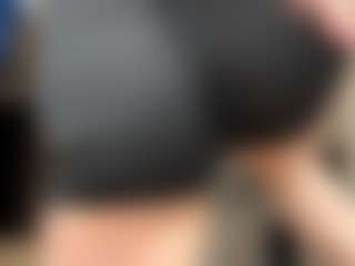 RobbynOkihara's Live Sex Cam Show