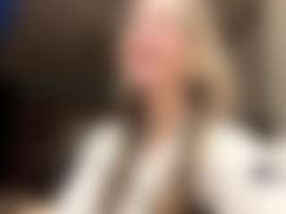 RobbynOkihara's Live Sex Cam Show