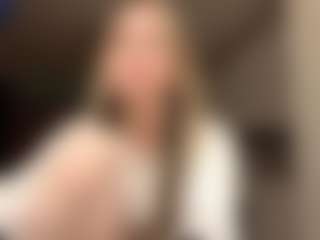 RobbynOkihara's Live Sex Cam Show