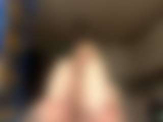 Live-camshow met RobbynOkihara - Blonde Hair Fetish op Camsoda