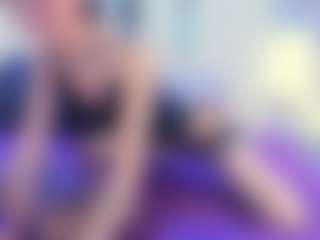 Live cam show with calioperoux - Latina on justonemore.cc