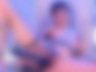 Live cam show with calioperoux - Flashing on Hubzter Live