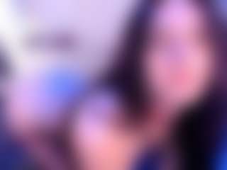 Live cam show with KendallRogers - Average on AdultVida.com