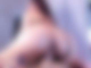 Live cam show with KendallRogers - Public Brown Hair on chickslive.net
