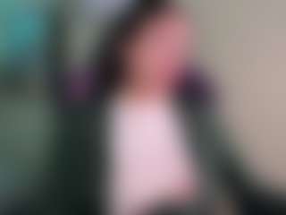 Live cam show with Ana - Nipple Piercings on realtime-chat