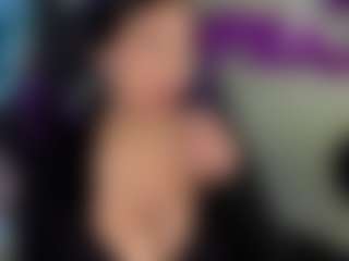 Live cam show with Ana - Nipple Piercings on madthumbs
