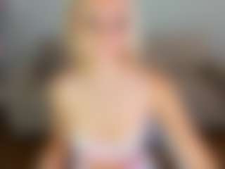 Live cam show with Silen - Full Nudity on Camsoda