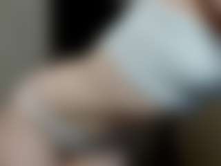 Live cam show with SunFlowerHoney - Petite on livesuperchat.net