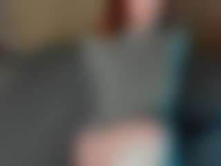 Live cam show with SunFlowerHoney - Brown Eyes Red Hair on friskycurves.com