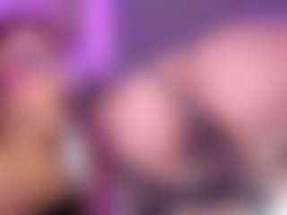 Live cam show with DannaScully - Fingers on Camsoda