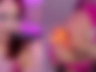 Live cam show with DannaScully - Fingers on Camsoda