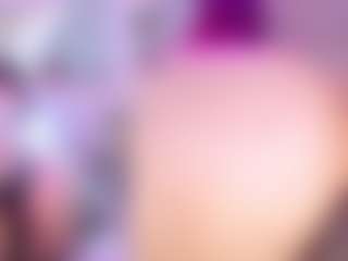 Live cam show with DannaScully - Bedroom MILF on liverealitysex.com