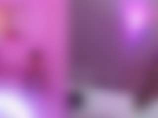 Live cam show with DannaScully - Bedroom MILF on Dare Cams