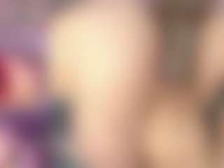Live cam show with DannaScully - Big Tits on SpunkLive