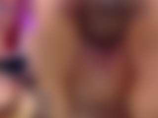Live cam show with DannaScully - Big Tits Small Tits on AdultVida.com