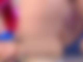 Live cam show with DannaScully - Squirt on StripNow