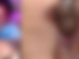 Live cam show with DannaScully - Shaved Pussy MILF on fuklive.com