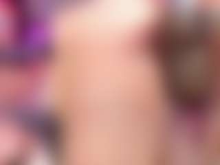 Live cam show with DannaScully - Big Tits MILF on Streamer API