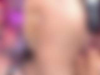 Live cam show with DannaScully - Fingers on CamwithHer