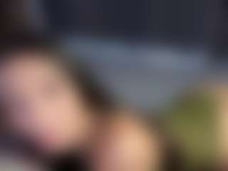 Live cam show with keirasworldd - Twerk on Milfs Live