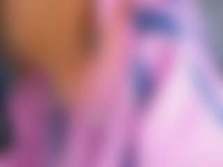 Live cam show with Mozelle - Naughty on live18s.com