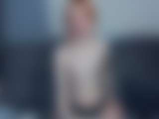 Live cam show with Mozelle - Riding on googirlz