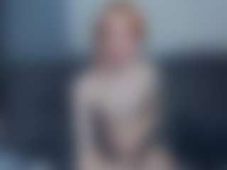Live cam show with Mozelle - Striptease on instabang