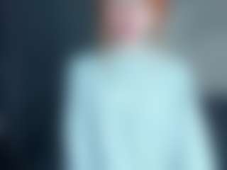 Live cam show with Mozelle - Riding on eurowanks.com