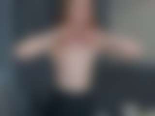 Live cam show with Mozelle - Riding on liverealitysex.com