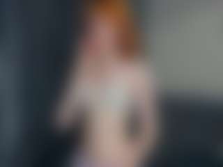 Live cam show with Mozelle - Bitch on Livezox