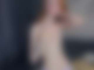 Live cam show with Mozelle - Bitch on Camming Site