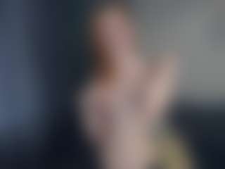 Live cam show with Mozelle - Genital Piercings on livesuperchat.net